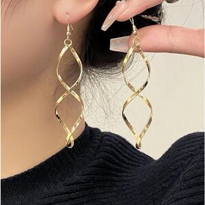 New gold twist earrings